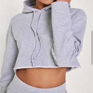 MESHKI CROPPED PULLOVER HOODIE